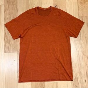 LIKE NEW Lululemon Men’s Metal Vent Tech Short Sleeve Athletic Shirt